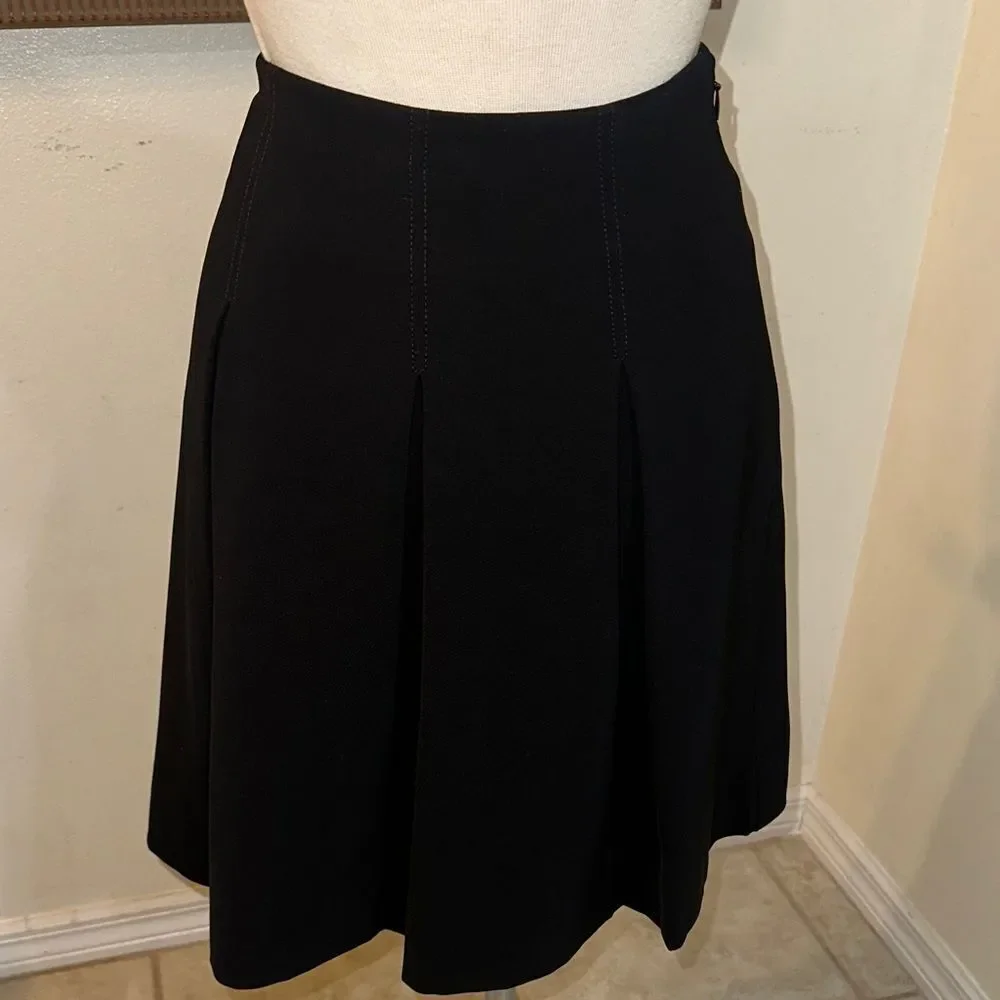 WHBM Black Pleated Skirt Size 00
